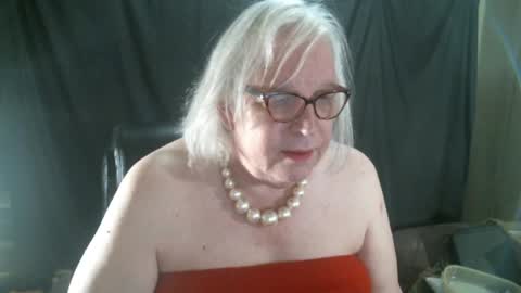 Snapshot of sissydianetx chatting on 01-02-25, 12:34 Sissy Diane online show from 01-02-25, 12:34
