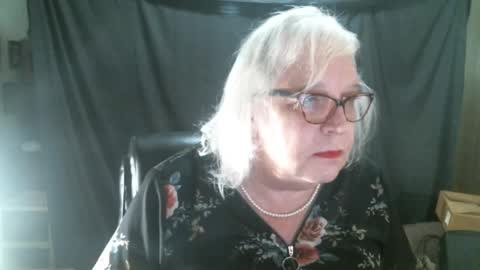 Snapshot of sissydianetx chatting on 02-15-25, 12:37 Sissy Diane online show from 02-15-25, 12:37