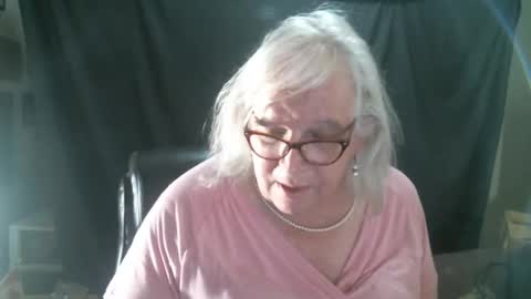 Snapshot of sissydianetx chatting on 03-08-25, 12:33 Sissy Diane online show from 03-08-25, 12:33