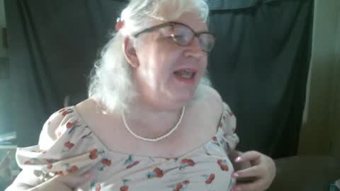 Snapshot of sissydianetx chatting on 09-14-25, 12:59 Sissy Diane online show from 09-14-25, 12:59