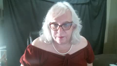 Snapshot of sissydianetx chatting on 09-17-25, 11:39 Sissy Diane online show from 09-17-25, 11:39