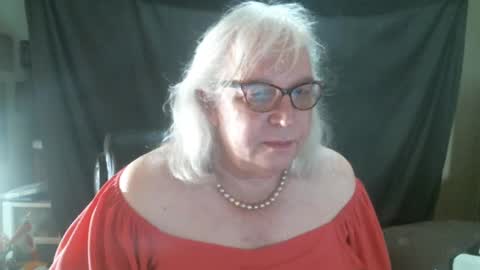 Snapshot of sissydianetx chatting on 10-02-25, 11:34 Sissy Diane online show from 10-02-25, 11:34