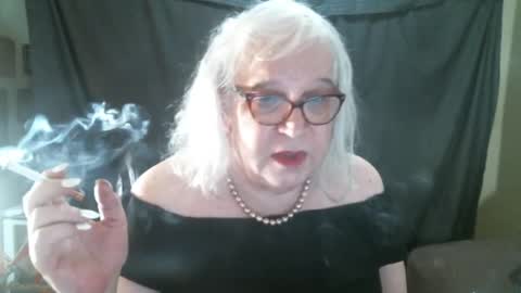 Snapshot of sissydianetx chatting on 10-05-25, 01:09 Sissy Diane online show from 10-05-25, 01:09