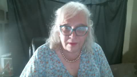 Snapshot of sissydianetx chatting on 10-08-25, 11:35 Sissy Diane online show from 10-08-25, 11:35