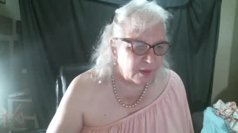 Snapshot of sissydianetx chatting on 10-12-25, 12:37 Sissy Diane online show from 10-12-25, 12:37