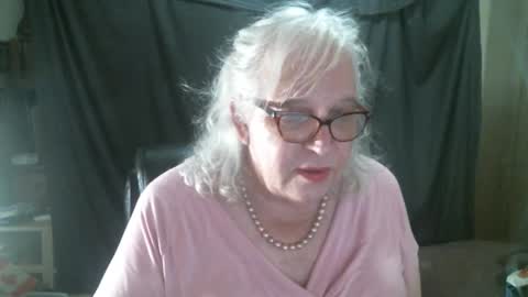 Snapshot of sissydianetx chatting on 10-16-25, 11:39 Sissy Diane online show from 10-16-25, 11:39