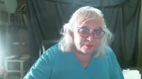Snapshot of sissydianetx chatting on 10-21-25, 11:38 Sissy Diane online show from 10-21-25, 11:38