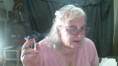 Snapshot of sissydianetx chatting on 10-22-25, 11:37 Sissy Diane online show from 10-22-25, 11:37