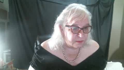 Snapshot of sissydianetx chatting on 10-26-25, 12:55 Sissy Diane online show from 10-26-25, 12:55