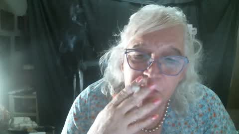 Snapshot of sissydianetx chatting on 11-06-25, 12:33 Sissy Diane online show from 11-06-25, 12:33