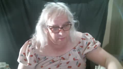 Snapshot of sissydianetx chatting on 11-15-25, 12:41 Sissy Diane online show from 11-15-25, 12:41