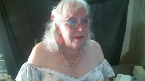 Snapshot of sissydianetx chatting on 11-16-25, 02:00 Sissy Diane online show from 11-16-25, 02:00