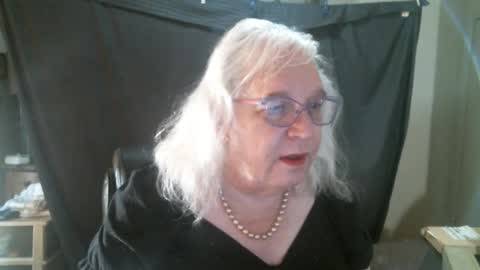 Snapshot of sissydianetx chatting on 11-23-25, 01:55 Sissy Diane online show from 11-23-25, 01:55