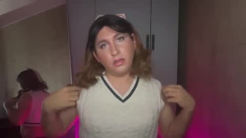 Snapshot of sissymaddieee chatting on 03-10-26, 06:35 sissymaddieee online show from 03-10-26, 06:35