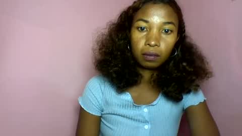 Snapshot of sisybelle chatting on 07-19-26, 05:05 sisybelle online show from 07-19-26, 05:05