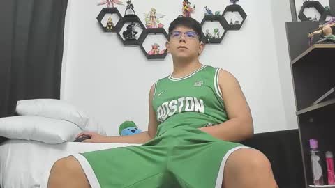 Snapshot of siul_bigcock chatting on 05-27-26, 01:30 Siul Thompson online show from 05-27-26, 01:30