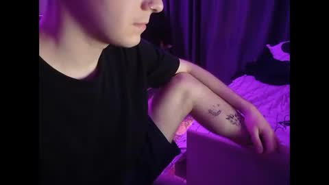 SizzleOzzy online show from 04-25-26, 01:36
