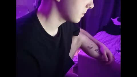 SizzleOzzy online show from 04-25-26, 01:41