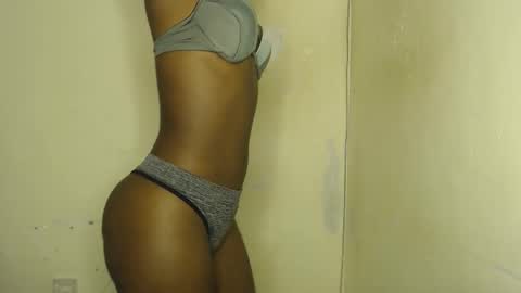 Snapshot of sizzly_ass chatting on 03-07-26, 08:11 sizzly_ass online show from 03-07-26, 08:11