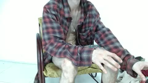 Snapshot of sk8sir chatting on 05-16-26, 06:07 sk8sir online show from 05-16-26, 06:07