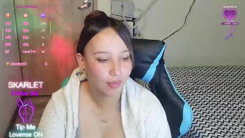 Snapshot of skarlet_adams chatting on 01-08-26, 10:23 Alice online show from 01-08-26, 10:23