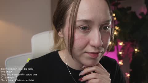 Snapshot of skarpio17 chatting on 12-17-24, 12:34 Im Scarlett ONLINE 5pm-10pm NYC time online show from 12-17-24, 12:34