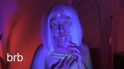 Snapshot of skarpio17 chatting on 12-20-24, 12:49 Im Scarlett ONLINE 5pm-10pm NYC time online show from 12-20-24, 12:49