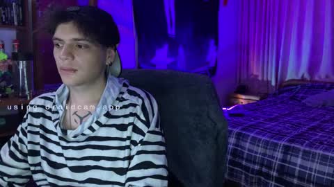 Snapshot of skarvian chatting on 05-29-26, 06:00 Zack independent model online show from 05-29-26, 06:00