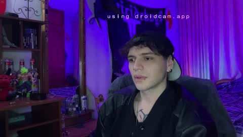Snapshot of skarvian chatting on 05-30-26, 03:58 Zack independent model online show from 05-30-26, 03:58