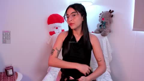 Snapshot of skeeter_cb chatting on 12-16-25, 02:11 Skeete CHRISTMAS SHOW THIS DECEMBER 24 CHECK OUT MY AMAZON LIST AND MAKE ME HAPPY online show from 12-16-25, 02:11