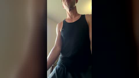 Snapshot of skeettlez chatting on 05-10-26, 02:22 Skeetz420 online show from 05-10-26, 02:22
