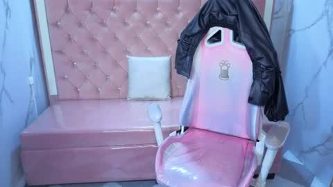 Snapshot of skeler_lovd_b chatting on 07-14-26, 12:44 Skarlet online show from 07-14-26, 12:44