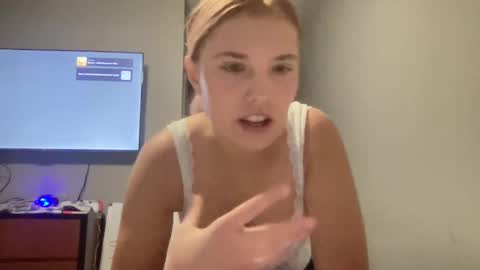 Snapshot of skiimaskabby chatting on 12-09-24, 04:01 skiimaskabby online show from 12-09-24, 04:01