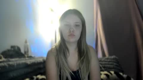 Snapshot of skiimaskabby chatting on 12-17-25, 12:22 skiimaskabby online show from 12-17-25, 12:22