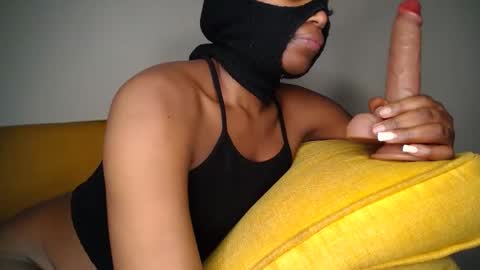 Snapshot of skimask_freak chatting on 12-29-24, 03:46 Krystal Belle online show from 12-29-24, 03:46