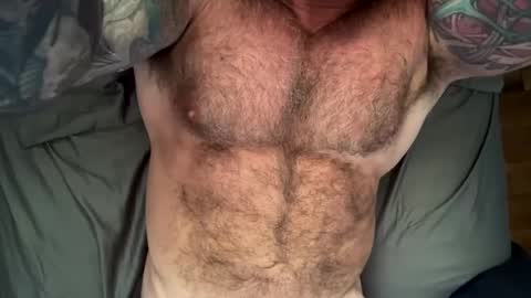 Snapshot of skimaskedbeef chatting on 09-08-25, 03:22 BEEF online show from 09-08-25, 03:22