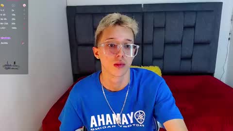 Snapshot of skinny_bigcock20 chatting on 11-06-25, 08:21 skinny_bigcock20 online show from 11-06-25, 08:21