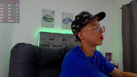 Snapshot of skinny_bigcock20 chatting on 11-27-25, 10:23 skinny_bigcock20 online show from 11-27-25, 10:23