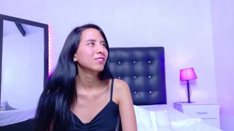 skinny_hottie18 online show from 09-23-25, 01:58
