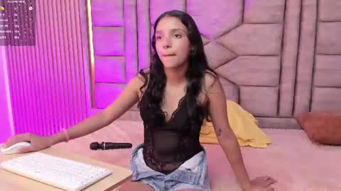 Snapshot of skinny_sarayx chatting on 07-23-26, 06:17 skinny_sarayx online show from 07-23-26, 06:17