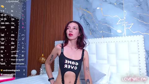 Snapshot of skinnyandcute_ chatting on 01-19-25, 07:26 Mariah Black online show from 01-19-25, 07:26