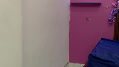 Snapshot of skinnybarbie022 chatting on 11-10-25, 12:53 barbi online show from 11-10-25, 12:53