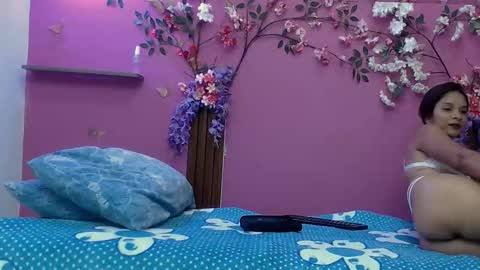 Snapshot of skinnybarbie022 chatting on 12-04-25, 12:20 barbi online show from 12-04-25, 12:20