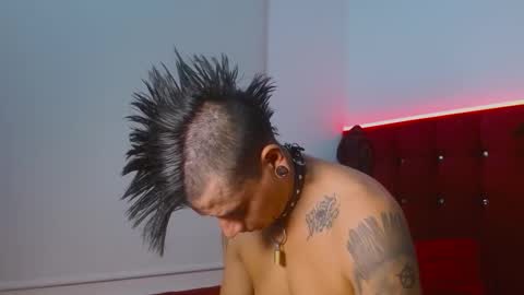 Snapshot of skinnydevil1 chatting on 03-05-26, 04:19 skinnydevil1 online show from 03-05-26, 04:19