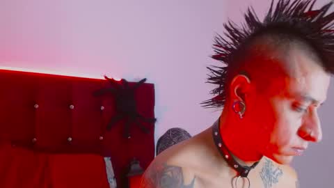 Snapshot of skinnydevil1 chatting on 03-06-26, 04:42 skinnydevil1 online show from 03-06-26, 04:42