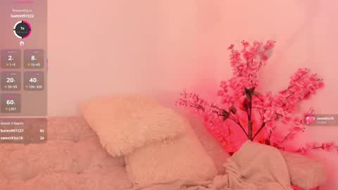 Snapshot of skinnydoll_1 chatting on 10-17-25, 08:11 Mila online show from 10-17-25, 08:11