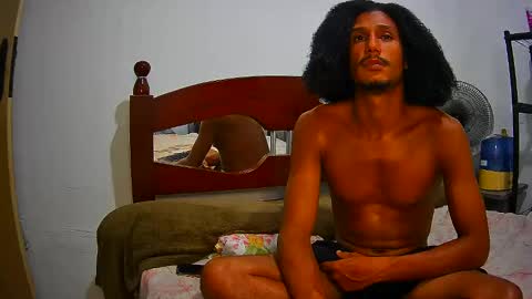 Snapshot of skinnylatinman chatting on 02-15-25, 01:31 Skinny Latin Man online show from 02-15-25, 01:31