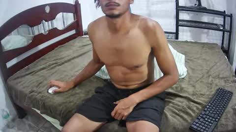 Snapshot of skinnylatinman chatting on 09-20-25, 02:56 Skinny Latin Man online show from 09-20-25, 02:56