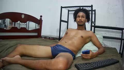 Snapshot of skinnylatinman chatting on 10-03-25, 12:07 Skinny Latin Man online show from 10-03-25, 12:07