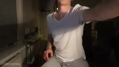 Snapshot of skinnyrisky chatting on 11-16-25, 07:41 skinnyrisky online show from 11-16-25, 07:41